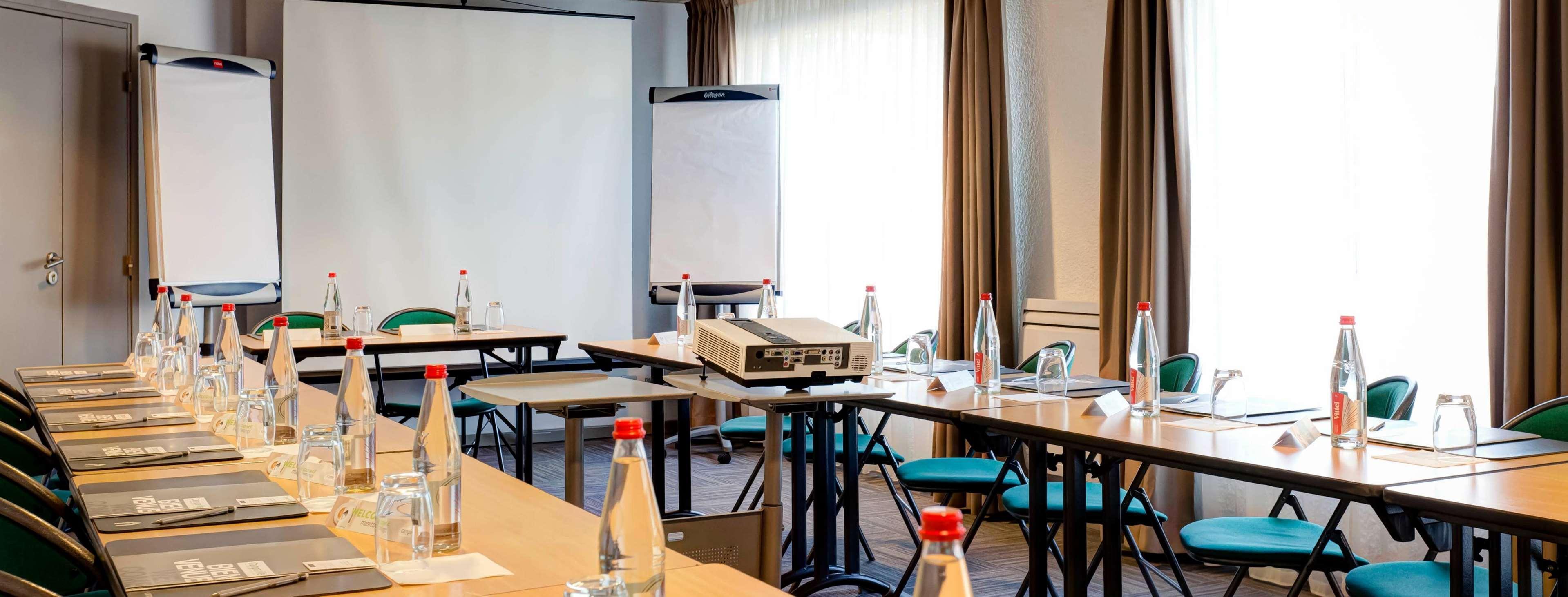 Campanile Evry Ouest - Corbeil Essonnes Hotel Kültér fotó