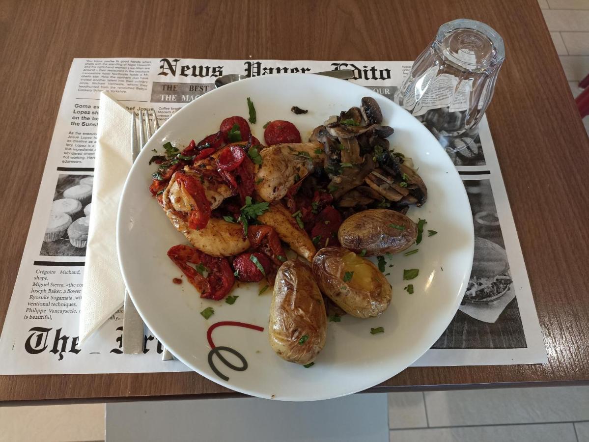 Campanile Evry Ouest - Corbeil Essonnes Hotel Kültér fotó