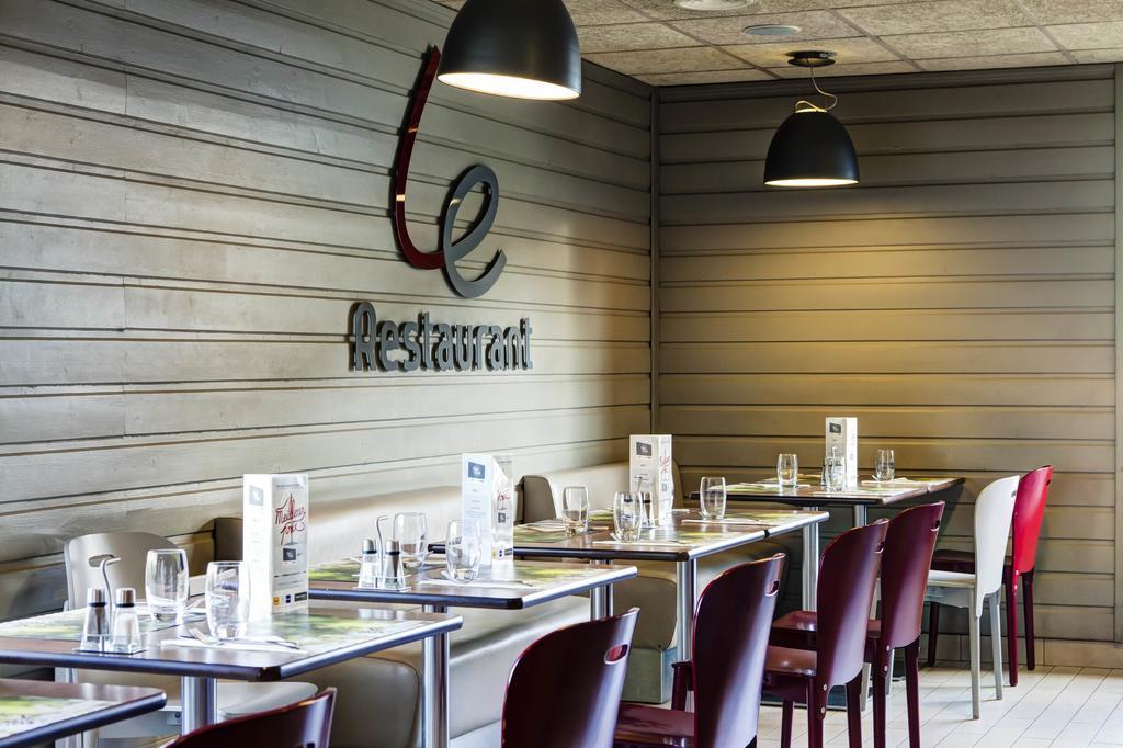 Campanile Evry Ouest - Corbeil Essonnes Hotel Kültér fotó