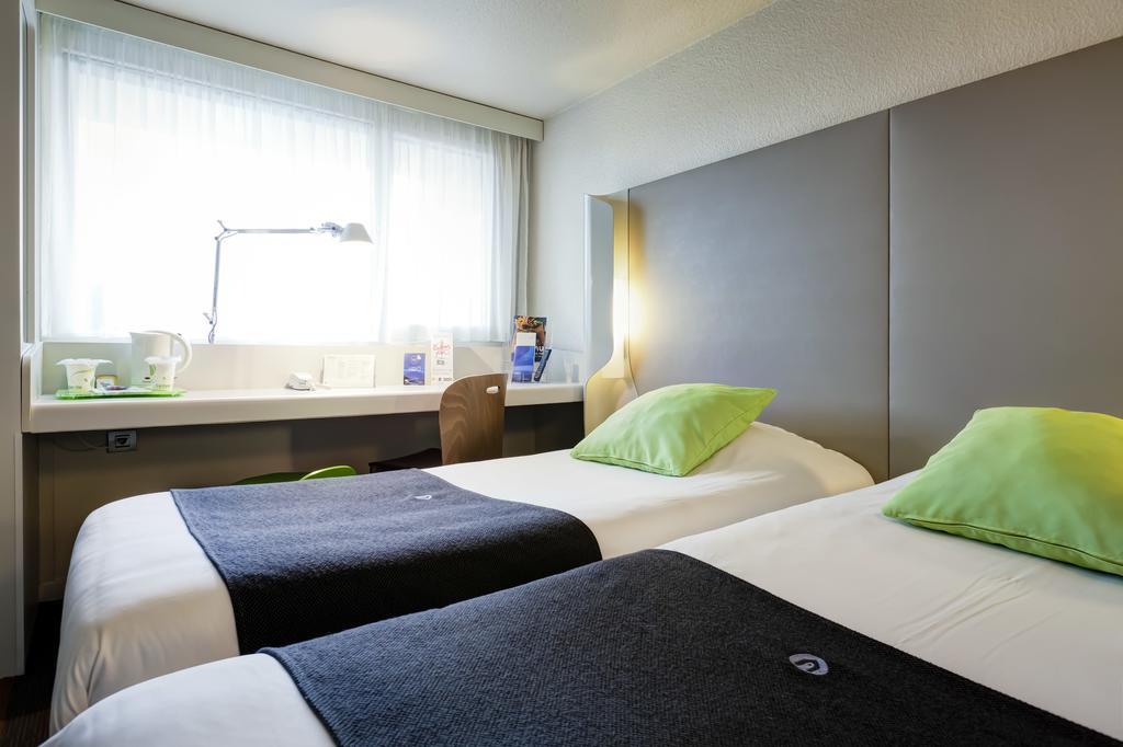 Campanile Evry Ouest - Corbeil Essonnes Hotel Kültér fotó